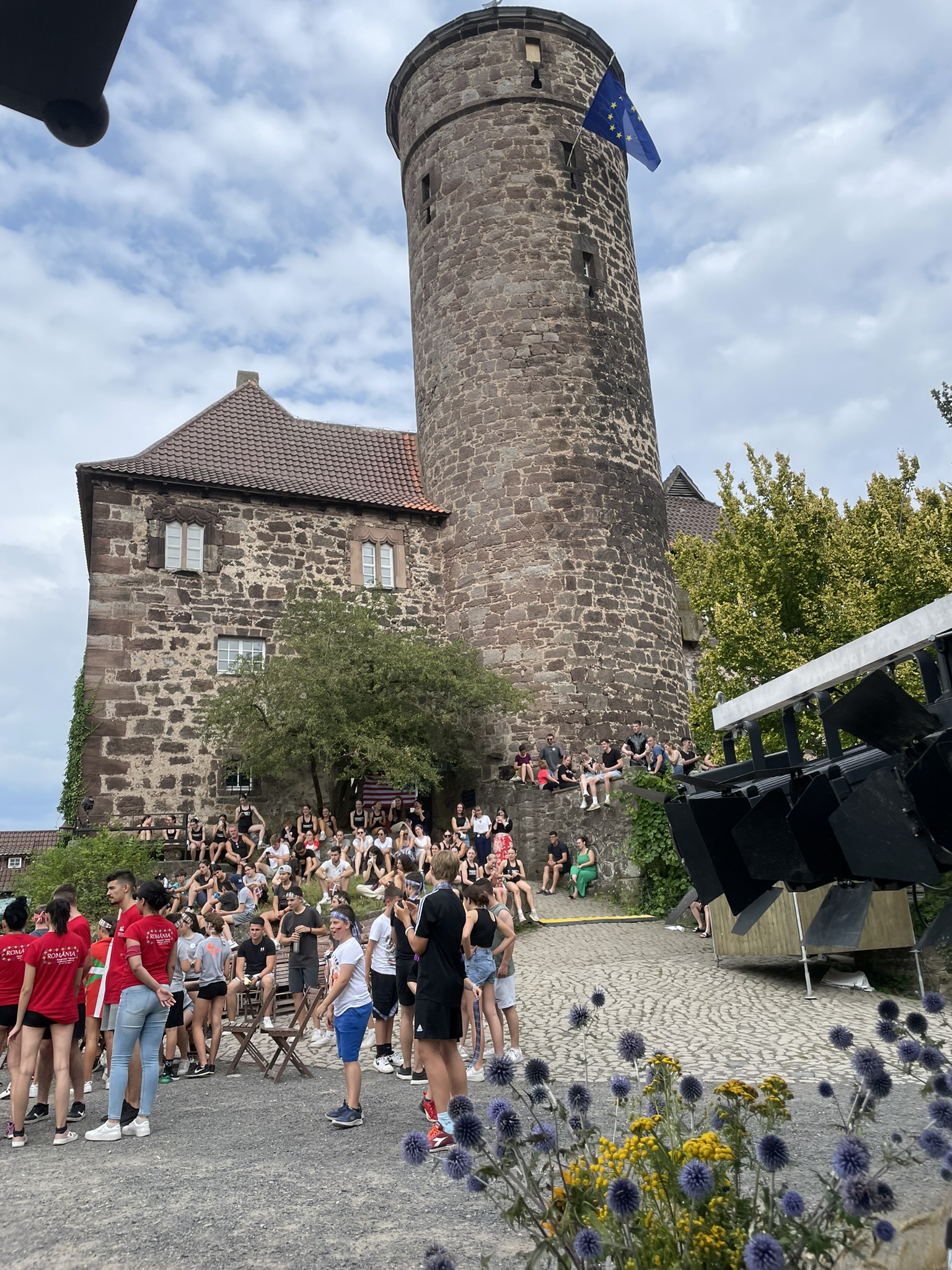 Burg Ludwigstein mit EU-Flagge