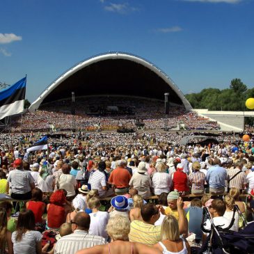 “Ta lendab mesipuu poole” Estonian Song Celebration